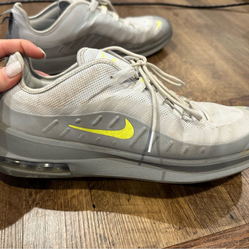 Men’s Nike Air Max Axis Running Shoe 13